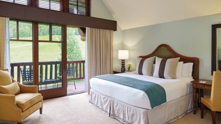 Residence has 2 bedrooms, each with a king size bed. All bedrooms have there own flat screen TV and En-Suite Bathroom	