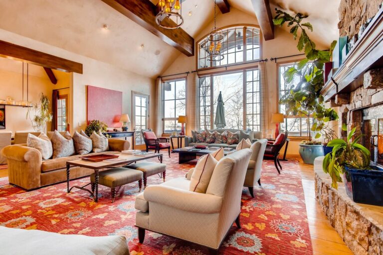 VAULTED CEILINGS AND OVERSIZE WINDOWS  