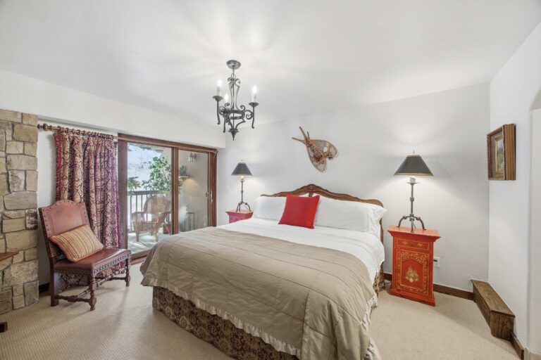 Vail Golf Course Condominium Free Bus Route Access — Visit Vail vacation rental in Vail, Colorado